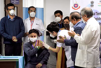 நாடு முழுவதும் 1.65 லட்சம் பேருக்கு இன்று தடுப்பூசி: மத்திய அரசு