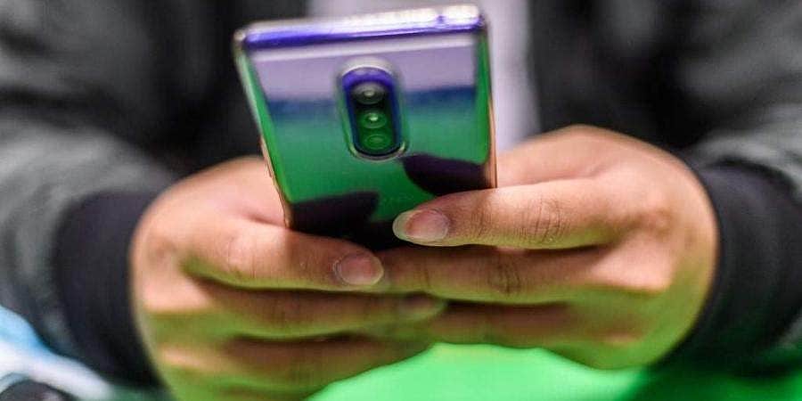 லட்சக்கணக்கானோர் பதிவிறக்கம்: சிக்னல் சந்தித்த தொழில்நுட்பக் கோளாறு 