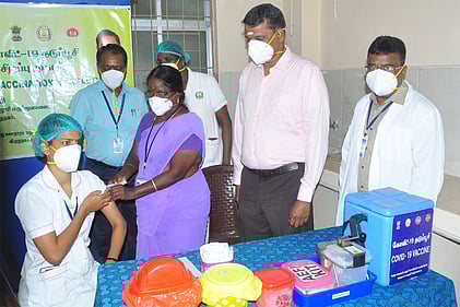 விருதுநகா் மாவட்டத்தில் 180 பேருக்கு ‘கோவிஷீல்ட்’ தடுப்பூசி