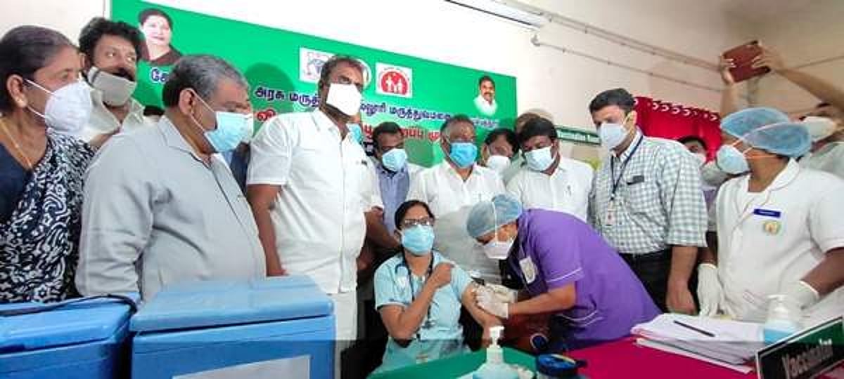 கோவையில் கரோனா தடுப்பூசி முகாம்: அமைச்சர் தொடங்கி வைத்தார்