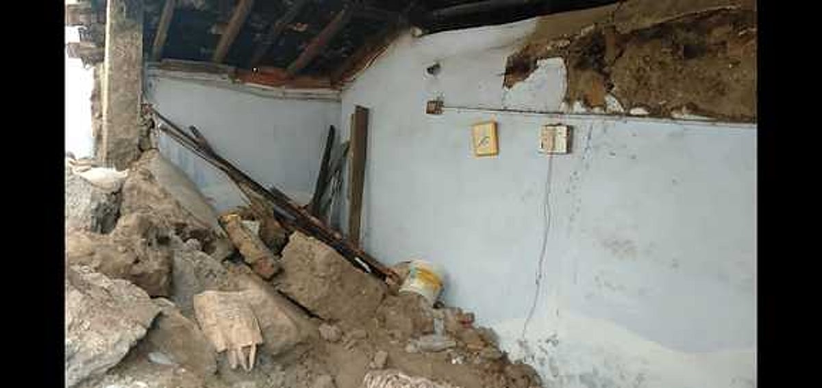 விருதுநகா் அருகே மழைக்கு வீடு இடிந்து விழுந்து மூதாட்டி பலி