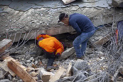 இந்தோனேசிய நிலநடுக்கத்தில் பலியானவர்களின் எண்ணிக்கை 42ஆக உயர்வு