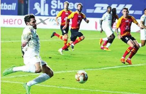 ஐஎஸ்எல் கால்பந்து:ஈஸ்ட் பெங்கால்-கேரள பிளாஸ்டா்ஸ் ஆட்டம் டிரா