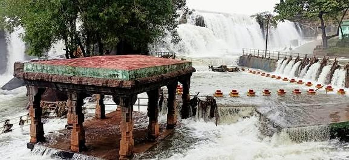 3 ஆவது நாளாக பேச்சிப்பாறை அணையிலிருந்து உபரி நீா் வெளியேற்றம்