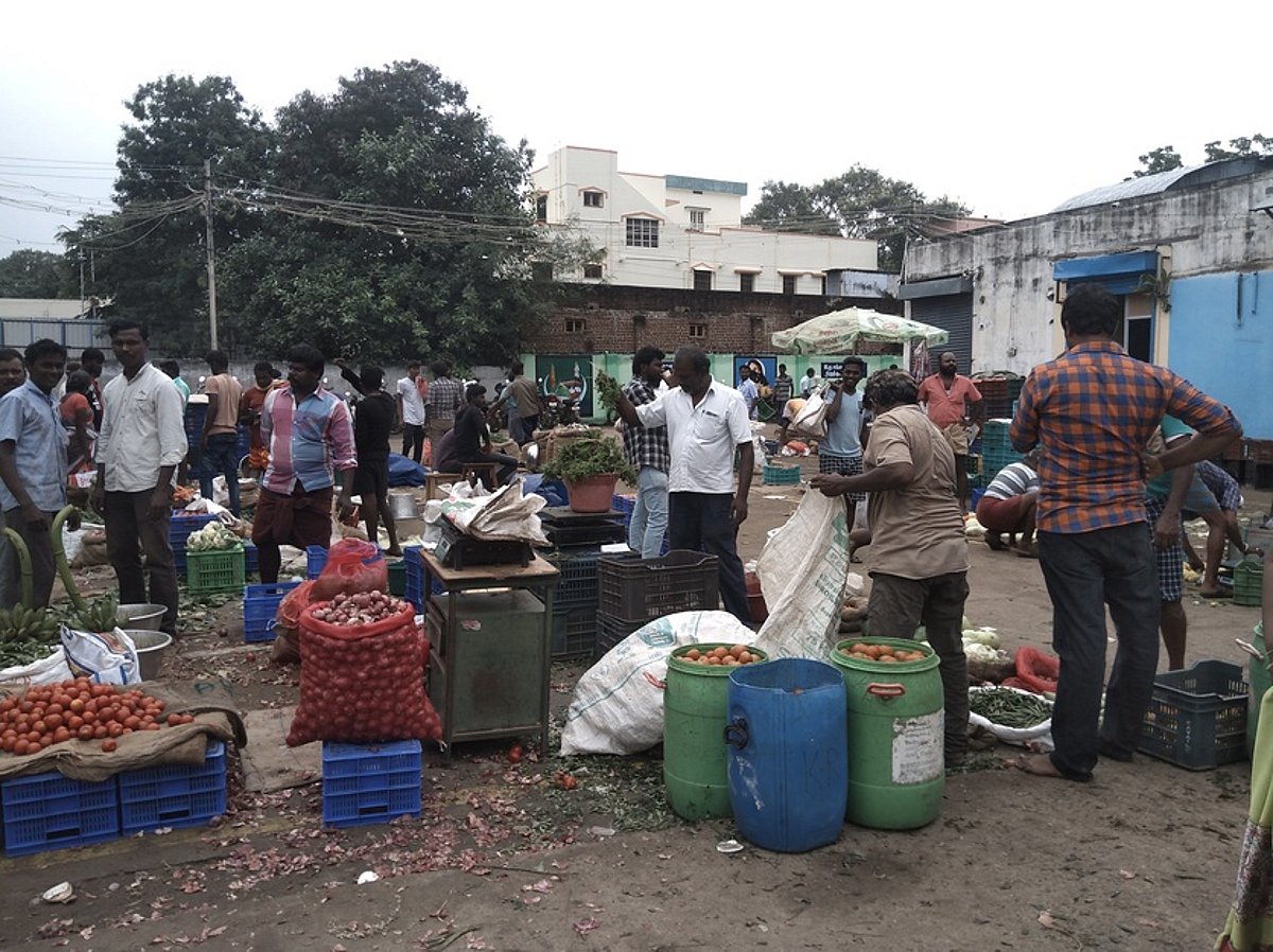 10 மாதங்களுக்குப் பின் சிவகாசி நகராட்சி காய்கனி சந்தை திறப்பு