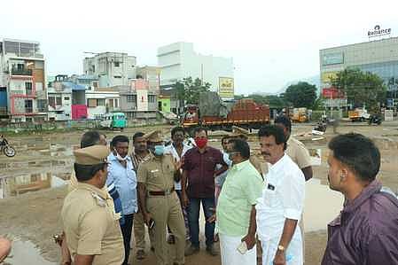 போலீஸாருடன் சுரேஷ்ராஜன் எம்எல்ஏ வாக்குவாதம்