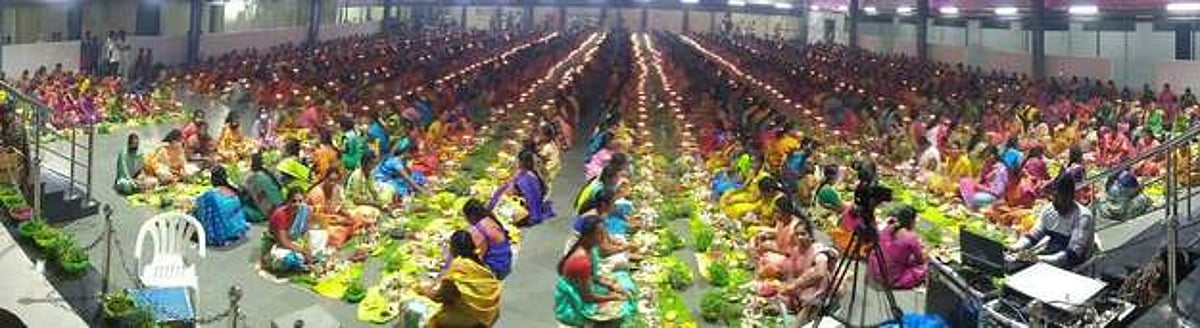 விவசாயிகள் போராட்டம் வெற்றி பெற நாமக்கல்லில் 1,008 திருவிளக்கு பூஜை