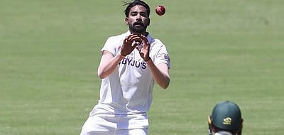 பிரிஸ்பேன் டெஸ்ட் தேநீர் இடைவேளை: இந்தியா 62/2, ஆஸி. 369