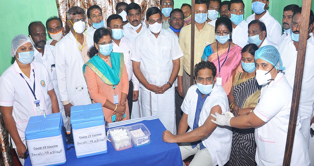 மாவட்டத்தில் 4 மையங்களில் கரோனா தடுப்பூசி செலுத்தும் முகாம்