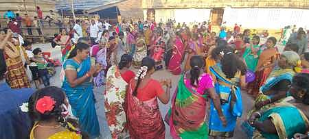 சிதம்பரம் கோயிலில் கிராமிய நிகழ்ச்சிகள்