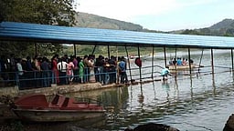 ஏலகிரி மலையில் குவிந்த சுற்றுலாப் பயணிகள்