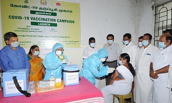 3 மாவட்டங்களில் கரோனா தடுப்பூசி போடும் பணி தொடங்கியது