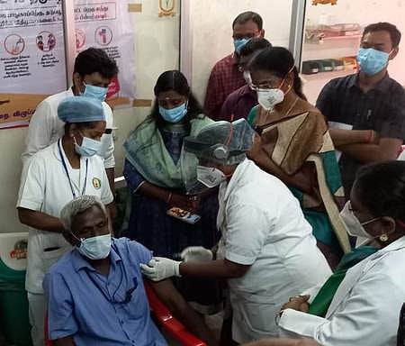 விழுப்புரம், கள்ளக்குறிச்சி மாவட்டங்களில் தினமும் 600 பேருக்கு கரோனா தடுப்பூசி