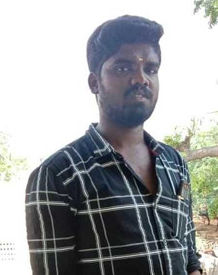 அலங்காநல்லூா் ஜல்லிக்கட்டில் காளை முட்டியதில் இளைஞா் பலி