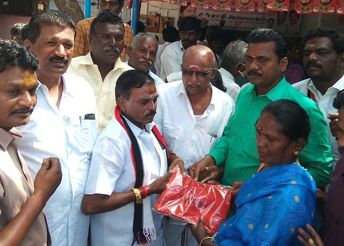 போடியில் எம்.ஜி.ஆா். பிறந்த தினம்