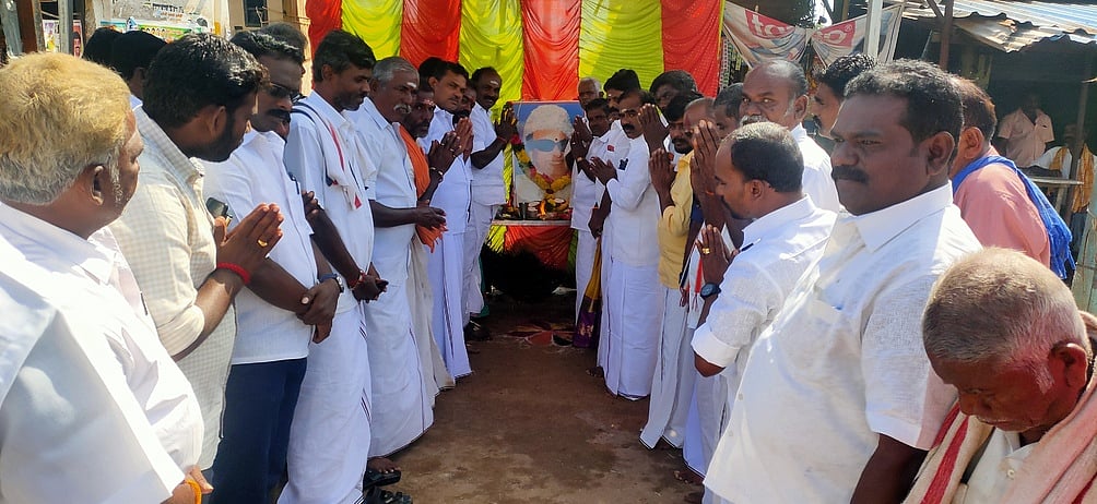 சிவகங்கை, கமுதி, ராமேசுவரத்தில் எம்ஜிஆா் பிறந்த நாள் விழா