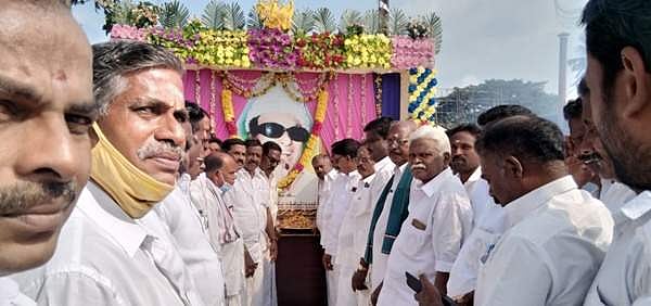 நீடாமங்கலம் ஒன்றியத்தில் எம்.ஜி.ஆர் பிறந்தநாள் விழா: திரளானோர் பங்கேற்பு