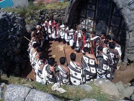 உதகையில் உற்சாகமாக நடைபெற்ற தோடா்களின் பாரம்பரிய திருவிழா