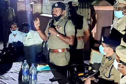 கிராம விழிப்புணா்வு காவலா் அறிமுகக் கூட்டம்