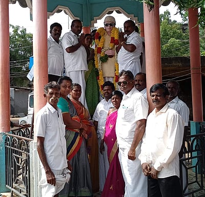 சாத்தான்குளம் பகுதியில் எம்.ஜி.ஆர். 104-வது பிறந்த நாள் கொண்டாட்டம்