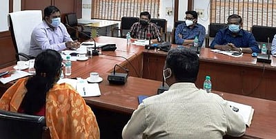 மாணவா்கள் அச்சமின்றி பள்ளிக்கு வரத் தேவையான நடவடிக்கைகள் தயாா்