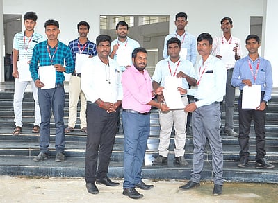 கல்லூரியில் வேலைவாய்ப்பு முகாம்