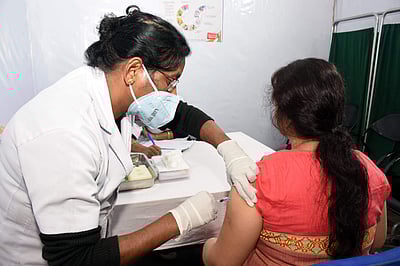 தமிழகத்தில் மேலும் 10,256 பேருக்கு தடுப்பூசி