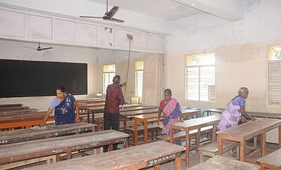 பள்ளிகளில் தூய்மைப் பணிகள்