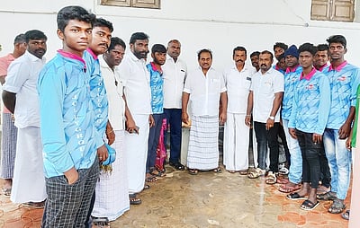 நாசரேத்தில் 50 போ் அதிமுகவில் ஐக்கியம்