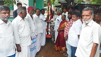 சாத்தான்குளம் பகுதியில் திமுக கொடியேற்று விழா