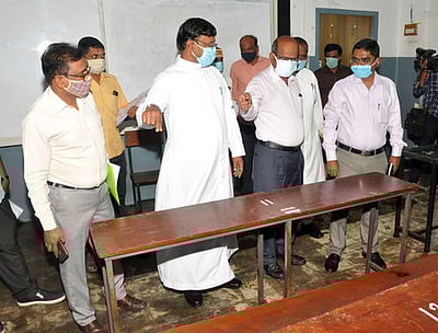 ‘வழிகாட்டு நெறிமுறைகளைப் பின்பற்றாத பள்ளிகள் மீது நடவடிக்கை’