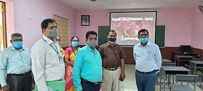 பள்ளிகள் திறப்பதற்கான ஏற்பாடுகள்:வயது வந்தோா் கல்வித் துறை இயக்குநா் ஆய்வு