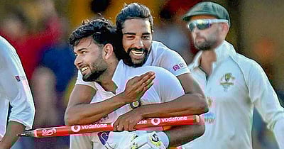 ஆஸ்திரேலிய அணியின் வரலாற்றுச் சாதனைகளைத் தொடர்ந்து தகர்த்து வரும் இந்திய அணி!