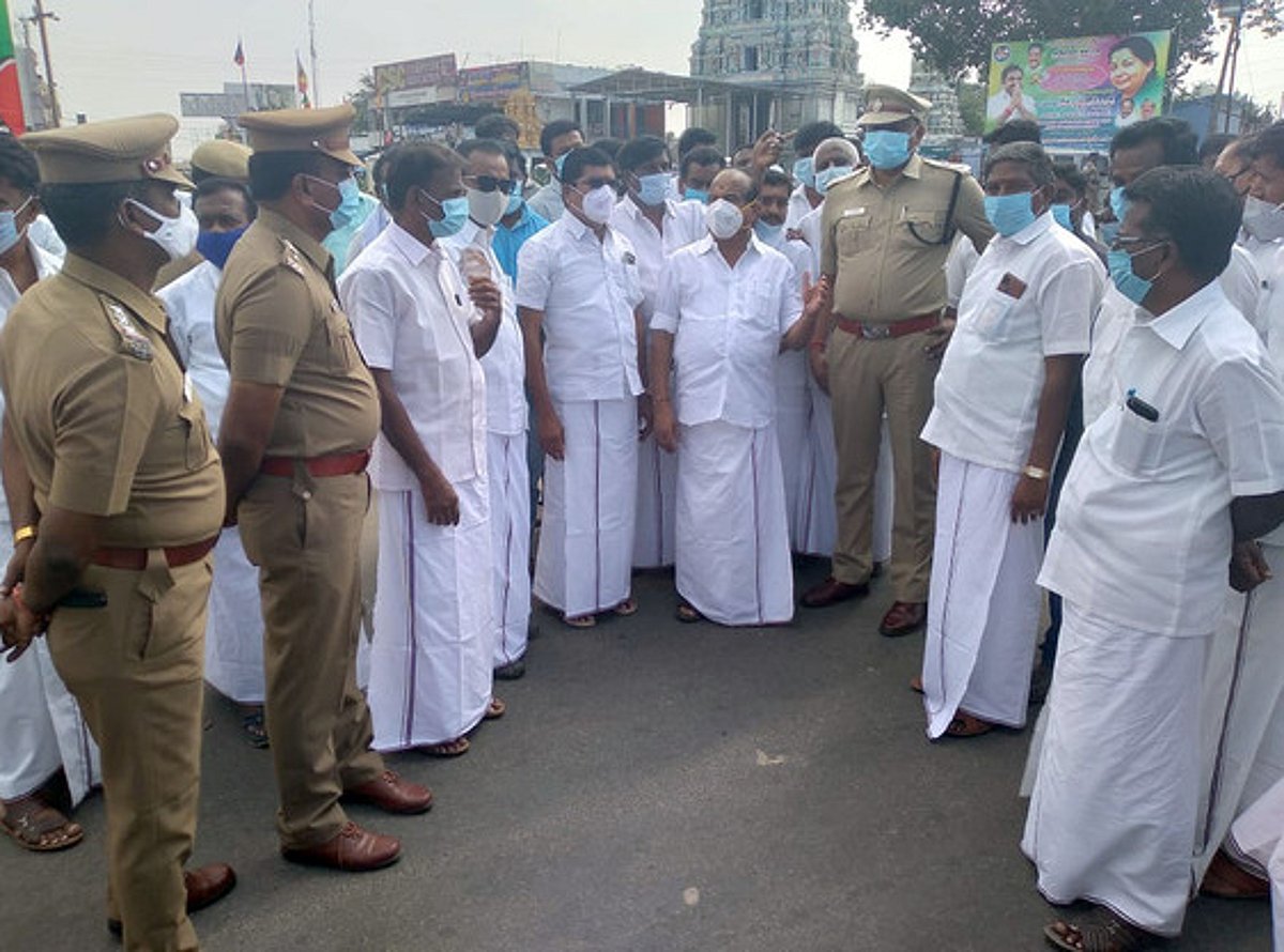 முதல்வா் வருகை: பவானியில் முன்னேற்பாடுகள் குறித்து ஆய்வு