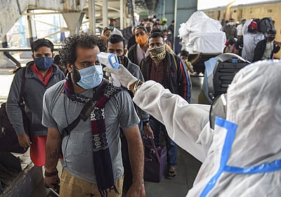 குஜராத்தில் 4 பேருக்கு புதிய வகை கரோனா