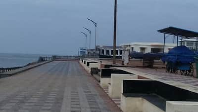 கன்னியாகுமரி கடற்கரைச் சாலையில் ஆக்கிரமிப்புக் கடைகள் அகற்றம்