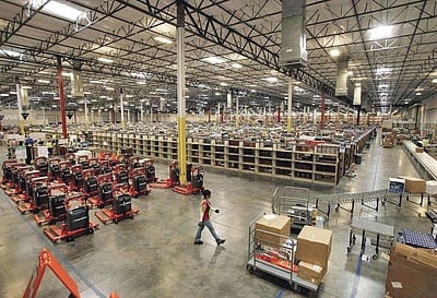 திரையரங்குகளை விலை பேசும் அமேசான்!