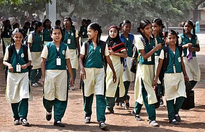 திரிபுரா: அரசுப் பள்ளி மாணவிகளுக்கு இலவச நாப்கின்கள்