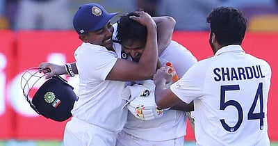 வரலாற்று வெற்றிக்குப் பிறகு ஆஸ்திரேலியாவில் இருந்து நாடு திரும்பிய இந்திய அணி வீரர்கள்!