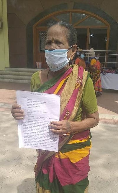 ஓய்வூதியத்துக்காகப் போராடும் முன்னாள் அமைச்சரின் மனைவி!