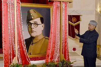குடியரசுத் தலைவர் திறந்துவைத்தது நேதாஜியின் படம்தானா?