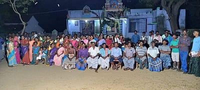 செங்கானூர் கிராம மக்கள் குடும்ப அட்டை, ஆதார் அடையாள அட்டைகளை ஆளுநருக்கு அனுப்பி வைக்க முடிவு