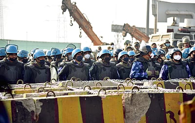 தீவிரமடையும் போராட்டம்: தில்லியில் பாதுகாப்பு அதிகரிப்பு