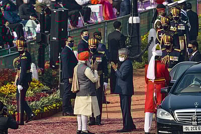 தில்லியில் தேசியக் கொடியேற்றினார் குடியரசுத் தலைவர் - புகைப்படங்கள்