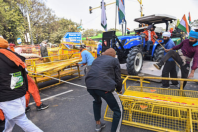 தில்லியில் பல்வேறு மெட்ரோ நிலையங்கள் மூடல்!