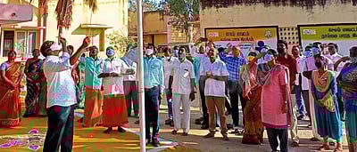 சங்ககிரி அரசு அலுவலகங்கள், ஒருங்கிணைந்த நீதிமன்றத்தில் குடியரசு நாள் விழா 