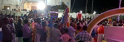 பெரியதாழை புனித காணிக்கை மாதா ஆலயத் திருவிழா கொடியேற்றம்