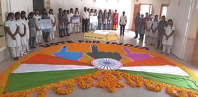 ஸ்ரீகோமதிஅம்பாள் பள்ளியில் வாக்காளா் விழிப்புணா்வு போட்டி