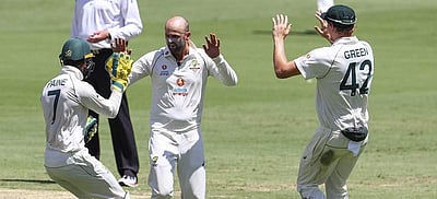 தென் ஆப்பிரிக்காவில் டெஸ்ட் தொடர்: டிம் பெயின் தலைமையிலான ஆஸ்திரேலிய அணியில் மேத்யூ வேட் நீக்கம்