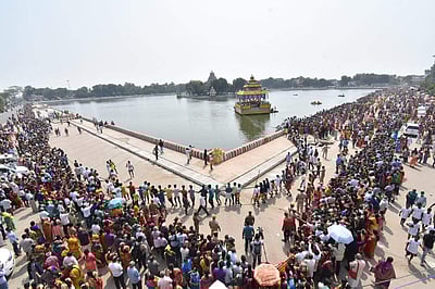 மதுரை மீனாட்சி சுந்தரேசுவரர் கோயில் தெப்பத் திருவிழா